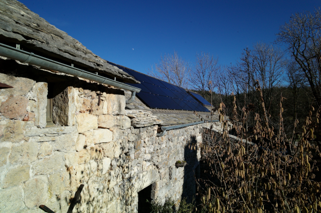 Les panneaux solaires du gîte du Bétonès